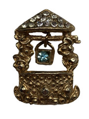 VTG Figural Mini Wishing Well Brooch Pin Rhinestones Gold Tone Mid-Century Luck