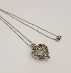 BEAUTIFUL VINTAGE filigree heart cage pendant necklace 8.1g~21″ EXCELLENT Condit
