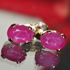 14k yellow gold earrings 1.00ct natural, treated ruby stud vintage 0.6gr N2948H