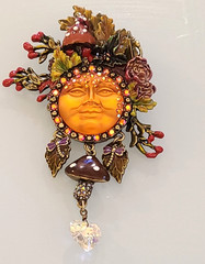 Kirks Folly Seaview Moon Autumn Harvest Mushroom Leaf Crystal Dangle Brooch Pend