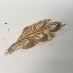 Vintage Brushed Gold Tone Leaf Brooch 3.25″