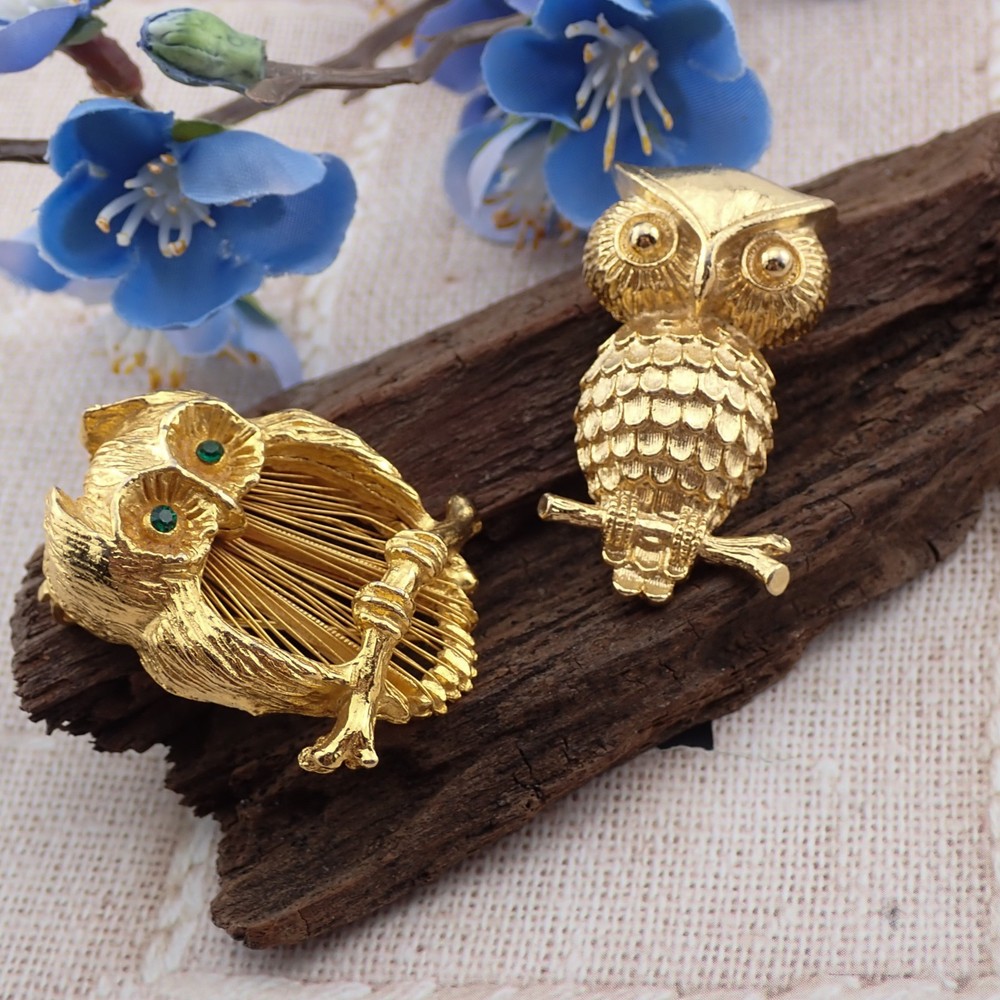 Vintage Pair Set Of 2 Gold Tone Owl Rhinestone Wire Pin Brooches