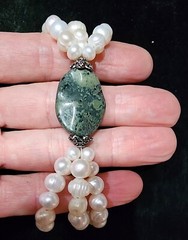 Vintage Cultered TRIPPLE STRAND White Pearl And GREEN Cabochon Bracelet ~8.5in.