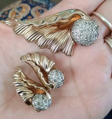 Vintage 1950s Hollywood Regency Jomaz Brooch Clip-on Earring Set Signed Sparkly