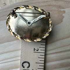 VTG Brooch Pin 2 Inch Hand Carved Art Glass Green Flowers Oval Gold Japan MCM