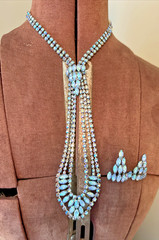 VTG. MCM BLUE AURORA BOREALIS RHINESTONE & ART GLASS NECKLACE & EARRING SET