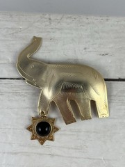 Vintage Elephant Onyx Brooch Pin Hand Etched Gold Tone Metal