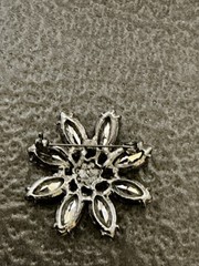 Mid Century Vintage Blue Rhinestone Starburst Flower Brooch Pin