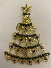 VTG Delicate Gold Tone Christmas Tree Brooch Pin SO MANY Hearts & Faux Gemstones