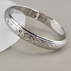 Vintage Whiting Davis Hinged Bangle Bracelet Silver Tone Flower 6.5″
