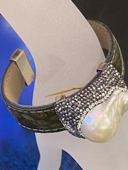 VINTAGE PEARL BLACK + WHITE STONES STERLING SILVER & GREEN LEATHER CUFF BRACELET