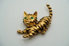 Vintage Trifari Green Eyed Gold Tone Cat Brooch 5.4cm JB36