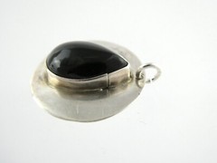 Unmarked Sterling Silver Black Onyx Teardrop Cabochon Pendant or Charm 3.1g