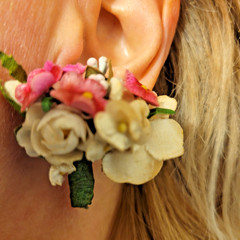 Vtg Silk Flower Bouquet Screw Back Earrings 1950s Romantic Bridal