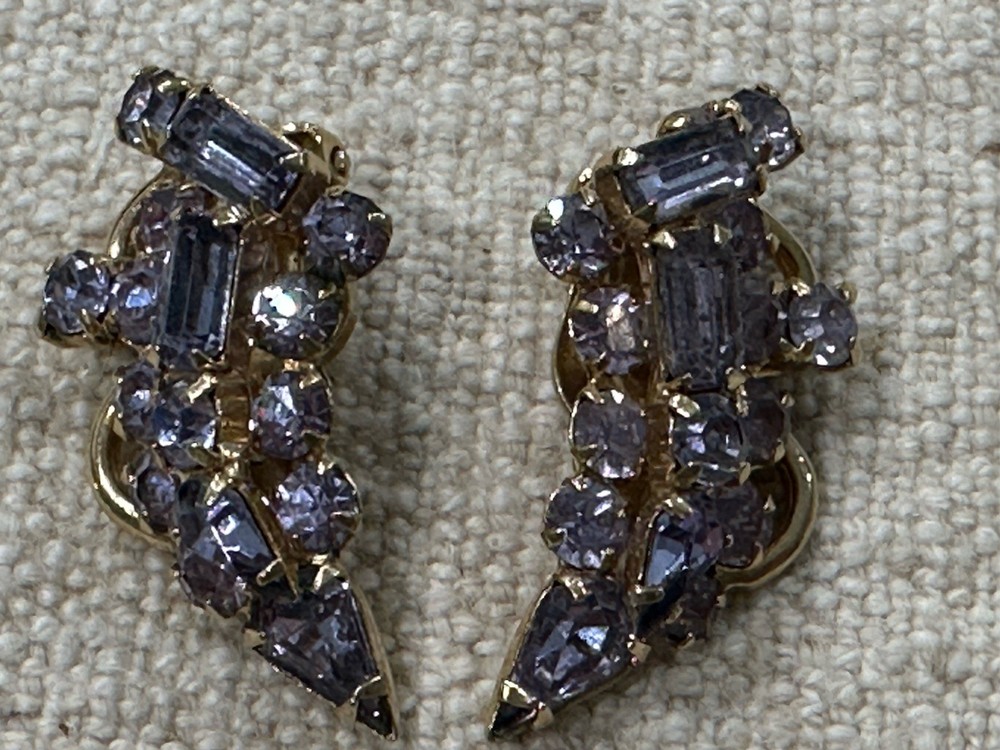 KRAMER of NY “Alexandrite” Purple/Lavender Rhinestone Clip On Gold Tone Earrings