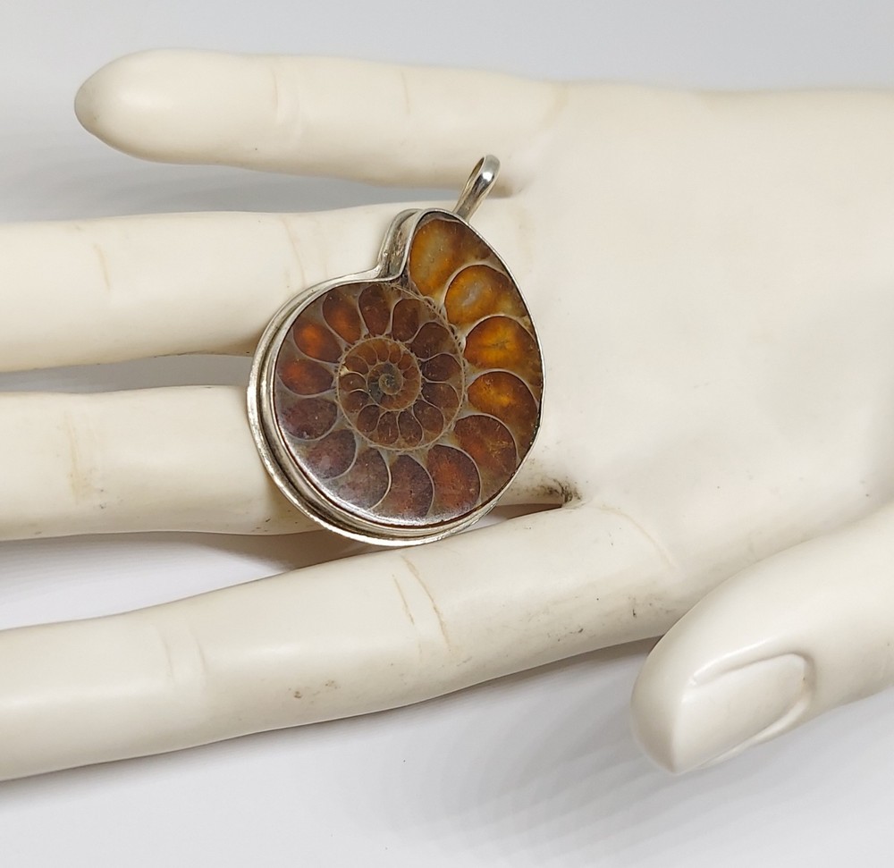 ALAN UCHIN Signed Modernist Studio Craft AMMONITE fossil PENDANT sterling silver