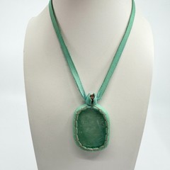 VTG Boho Leather Wrapped Green Stone Pendant Necklace Artisan Jewelry