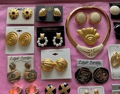 VINTAGE 1990’s DEADSTOCK 33 PIECE LOT EARRINGS NECKLACE BROOCH JEWELRY NOS