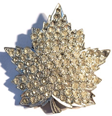 VINTAGE STUNNING CRYSTAL MAPLE LEAF SIGNED ANTHONY PIN BROOCH