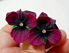 Vintage 50s W Germany Flower Brooch Purple Violets Pansy Carved Hard Plastic