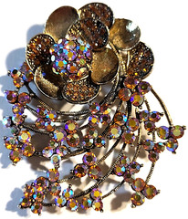 VINTAGE STUNNING AURORA BOREALIS CRYSTAL FLORAL SIGNED ROM PIN BROOCH OR PENDANT