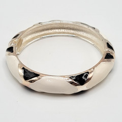 Black White Geometric Abstract Enamel Print Silver Tone Hinged Bangle Bracelet