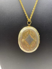 Vintage Cameo Locket Fashion Gold Tone Necklace 23” Chain Is Signed