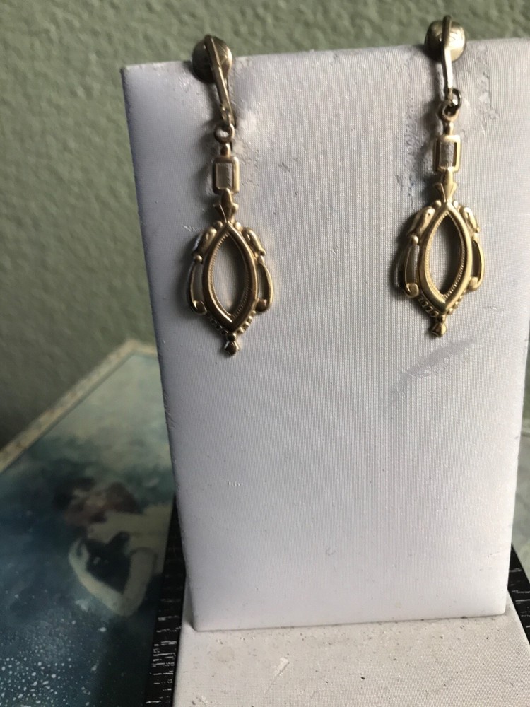 antique victorian earring gold tone approximately 2″long, clip on, no brand,