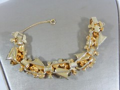 JULIANA D&E 5 LINK BRACELET RARE ARROW SHAPE RHINESTONE POURED GLASS DANGLES