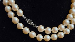 VINTAGE Faux Cream Ivory Pearl Necklace 22 Inches Knotted