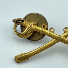 AMICO Crossed Sword Lapel Pins Gold Tone Military Style Uniform Brooch 1.5in