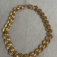 Vintage NAPIER Gold Tone Textured Maple Leaf Collar Choker 16” Necklace Signed