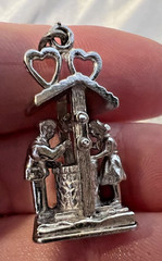 Sterling Silver 3D Wishing Well Charm Couple, Hearts, Vintage 9.3g 925