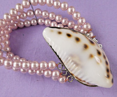 Pretty Seashell Bracelet Pink Pastel Beads Large Shell Silver Plated Metal