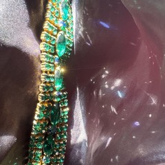 Vintage Juliana Emerald Green Rhinestone Gold Tone Bracelet