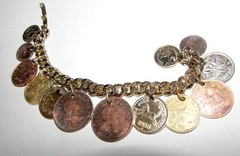 VINTAGE 1950’S FOREIGN COINS 7″ CHARM BRACELET