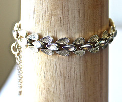 Vintage Coro Silver Tone Bracelet Tiny Leaf Links 7″