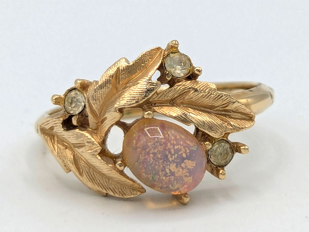 Vintage Avon Fire Flower Ring Pink Faux Opal Rhinestone Gold Tone Leaves