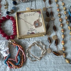 Huge Vintage Costume Jewelry Lot. $900+ Retail. Too For Pictures-107 Pieces