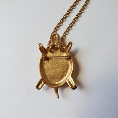 Avon Vintage Turtle Pin Pendant Necklace Brooch Faux Jade Green Gold Tone Signed