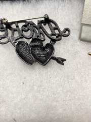 Vtg nos AJC pewter tone AMORE’ dual heart arrow Pin