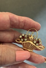 Vintage Van Dell 12K Gold Filled Flower Basket Brooch
