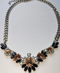 Y2K Era Pink Black Flower Chain Necklace American Eagle Women Fashion Jewelry