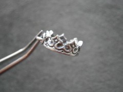 Royal Crown Chunky Vintage Pewter Silvertone Bracelet Charm Pendant 2.4g
