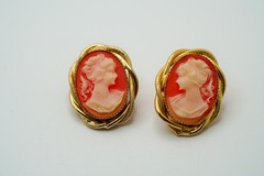 Vintage Gold Tone Cameo Stud Earrings 2.2cm JB39