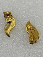 Vintage Unsigned Demi Parure Brushed Gold-Tone Leaves Rhinestone Brooch Clip Ear