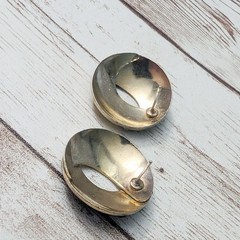 Vintage Earrings For Pierced Ears Circle Shape Cream & Navy – Poor Condition