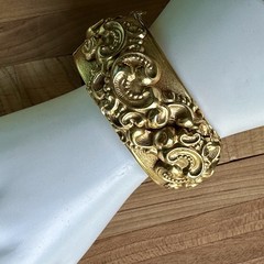 Whiting Davis Repoussé Hinged Bangle Bracelet 6.5 Floral Gold Art Nouveau Rare