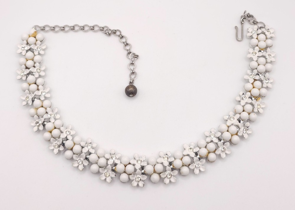 VTG Charel White Enamel Daisy Beaded Rhinestone Choker Necklace