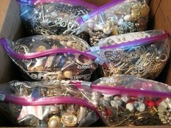 Vintage – Mod Jewelry Pieces Craft Lot Jewelry Making Parts Tangles Some Good In